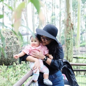 Yes, I give you life. But really, you gave me mine✨.📷: @ervinprasty #clozette #clozetteid #mommiesdaily #momlife #mom #baby #babies #babygirl #ralinebelvya