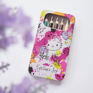 Cuteness overloaaaaad💋💋 I know this eyeliner since 3 years ago and I got this in my mail today amd I love them. Review will be up soon on my blog!

#clozette #clozetteid #clozettedaily #makeup #eyeliner #beauty #beautyblogger #beautybloggerid #hellokitty