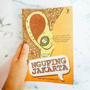 Selaamat pagi ❤
Aku mau cerita, ini buku judulnya "Nguping Jakarta" isi buku ya menarik, menghibur dan real nyata kehidupan jakarta. 
Bagi orang jakarta yang butuh hiburan, atau penasaran percakapan lucu dan ambigu kehidupan org jakarta. Coba deh baca, di jamin ngakak ! 
#ngupingjakarta #bookoftheday #bookstagram
#book📖 #clozetteid #clozettedaily #starclozetter