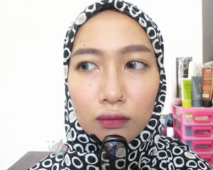 Your face when bae is texting beside you 👀..Tutorial for this look is up on my channel! Check out by clicking link on my bio 💃🏻💣..#aidachtcom #clozetteid#makeup #beauty #blog #makeupinspired#makeupjunckie #l4l #f4f #makeupreview#makeuptutorial #indonesiabeautyblogger#femalebeautyblogger #bloggerperempuan#jakartabeautyblogger #beauloggerindo#bbloggers #bvlogger