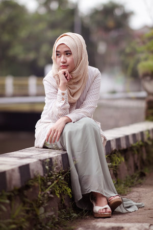 #IndosatSnap #VintageLook #OOTD #hijab  #VintageLook, #IndosatSnap