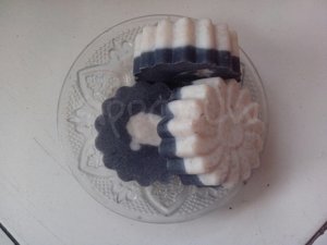 Sea Salt Active Charcoal Spa Bar, a handcrafted soap without detergent. Smooth on body and face. Love it!