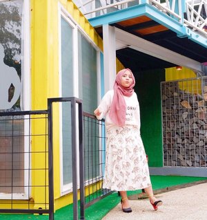 Let’s just live in the moment for now, shall we? Do something reckless and cry later. Make an impulsive decision and regret it the next day. All of the things you wanna do, all of the things that make you happy 😊
.
#whatzunawears #clozetteid #ootdlook #lookbookindonesia #ootdhijab #ootdhijabindo