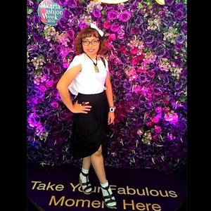 Are you #findingfabulous female? 
You got her in her monochrome style! Take your fabulous moment here! 
@lux_id @jfwofficial 
#HereAtSC4JFW2016 #JakartaFashionWeek #JFW2016 
#fashionweek #fashionstylist #fashionblogger 
Headpiece: #hevea
Top: @kle_thelabel 
Skirt: Elizabeth Jordan
Footwear: Payless

@clozetteid #clozetter #clozetteid #fabulous