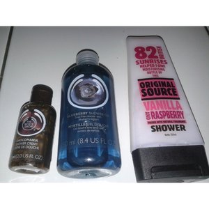 #shower #bodylicious Which flavour do you like for today? Chocomania shower cream by @thebodyshopindo? Blueberry shower gel by @thebodyshopindo? Vanilla Raspberry shower by originalsource? Let's take a shower for yummy skin!@clozetteid #clozetteid #bodytreatment