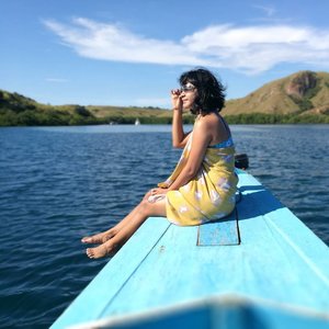Throwback my last week Labuan Bajo trip... It's hard to move on from my very first trip to see the Komodo and pink sands. It's a last minute trip anyway..
.
.
.
I'll be back on October. Start from Bajawa (megalith village and hot springs) - Riung (17 riung island) - Kelimutu - Labuan Bajo (komodo etc) .. Who's with me..? .
.
.
@karenmarielowe @ayupratiwi @leonisecret @endahdwi.ekowati @vitriemaulani @kaniadachlan @sefiiin @desmanita @cutauzria @icazhari @namiraadzani @shendyalifya @larassitafaza @mindalubis @irmapuspita_ @bydinipuspita @apriej @agiljolie @leonaditya @sonyaannk @fitiaspoor @jennihsurf @syndiursula @puitika @theresiajuanita @ariefpokto @gameltheleia @antriesoeryanto 😁😁😁 let's go ganks!! #clozetteid #wanderlust #sofiadewitraveldiary #exploreflores #lifestyle #onomatrip #leica #leicalenses #wanderlust