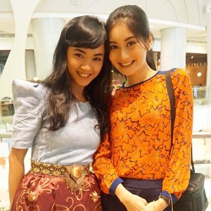 many times met @ayupratiwi this is our first picture together haha 👭 I love her Indonesian face so much.. (like mine, when u meet us u will straight say we are Indonesian right?) she's taller than me 😱😱 lets join next #clozettersmeetup with us, girls.. #clozetteid always bring us more knowledge to share each other every gathering day ❤️ see u 😘😘 #clozettegirl #clozetteambassador #indonesianblogger #indonesiangirl #asiangirl #fashionid #sofiadewi