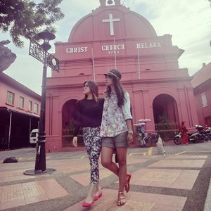 #throwback #workliday #malacca

With @megajannaty at Red Square - Malacca 😍 We both wearing @nimonina wardrobe 😊😊 #clozette #clozetteid #clozettegirl #clozetteambassador #redsquare #melaka #visitmalaysia #nimonina #nimoninabyswanstwenty #fashionporn #fashion #fashionworld #wearitloveit #backpacker #traveller #travelling