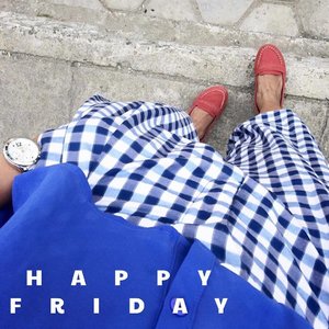 Enjoy the rest of Friday... 🌸 
#clozetteid #swanstwenty #sofiadewifashiondiary #sofiadewi #friday #tartan #fashionid #ootdindo #ootd