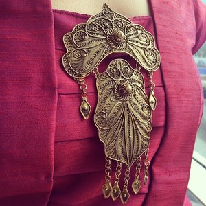 I love my custom brooch.. Phoenix.. By @swanstwenty 
#clozette #accessories #clozetteid #clozettegirl #clozetteambassador #swanstwenty #modernIndonesia #swanstwentysignature #perakbakar #goodquality