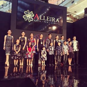 Congratulations @alleira_batik for the collections 👏 PIM fashiontastic - dazzling spring ❤️ #clozetteid #clozette @clozetteid #alleira #alleirabatik #fashiontastic #PIM #Jakartaevent #fashionevent #Indonesia #batikchic