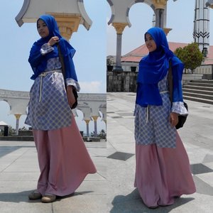 New blog post: Hello october!!. Kindly visit my blog 👉 http://triadilah.blogspot.com (link on bio)
Happy mix-matching skirt and scarf from @houseofauz, and ooohhh I'm so in love with this color! Makes me look brighter! Hohoho😝😝 #octootd #indonesianhijabblogger #ihb #indofashionsociety #ClozetteID #clozettedaily