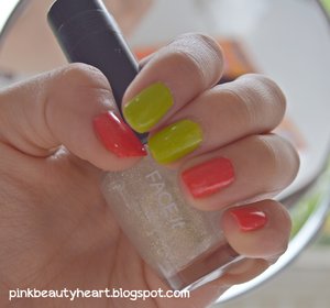 Nail polish with Essie Summer Collection...

visit and follow : www.pinkbeautyheart.blogspot.com