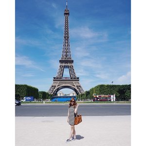 Viva la france! 😘😊 Dreams do come true. I stand in awe before one of the most celebrated monuments in the world. The Eiffel Tower 😍😚☺️ #TravelWithJeanMilka #JeanMilkaAtEurope #JeanMilkaOOTD #todayoutfit #travel #eiffel #paris #france #eiffeltower #cityoflove #lanscape #panorama #vsco #vscocam #ClozetteId
