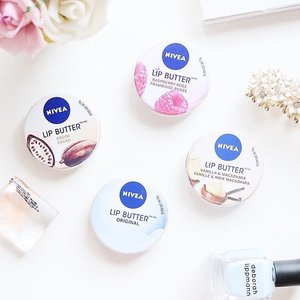 Finally my drugstore favorite lip balm is coming here to #Indonesia. If you are looking for a good lip balm, I highly suggest you to try this one. It's very moisturizing and can help to keep your lips to stay moist all night. My favorite scents is Vanilla & Macademia. .
.
#clozetteid #makeup #skincare #nivea #nivealipbalm #nivealipbutter #makeup #JeanMilkaFaves