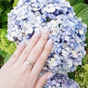 I am in love with pastel color ^^Want to know what is on my nail? Find it at #JeanMilkaDotCom *link is on bio*. #ClozetteId #notd #nailart #nailpolish #kuteksjunkies #todaynail #flowers #vscocam #purple