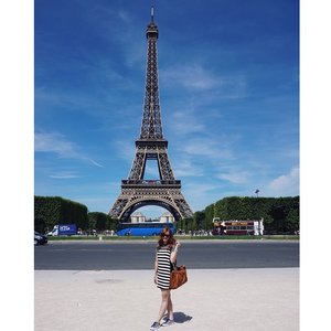 Viva la france! 😘😊 Dreams do come true. I stand in awe before one of the most celebrated monuments in the world. The Eiffel Tower 😍😚☺️ #TravelWithJeanMilka #JeanMilkaAtEurope #JeanMilkaOOTD #todayoutfit #travel #eiffel #paris #france #eiffeltower #cityoflove #lanscape #panorama #vsco #vscocam #ClozetteId