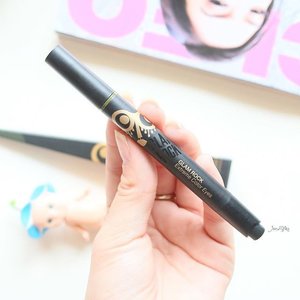 Just blog about my current favorite eyeliner especially for night time. Let me tell you, its not a black liner. Its green with gold sparkle. And it's so glamorous. Visit www.jeanmila.com *link is on bio* for more details 😚😚
.
.
#clozetteid #makeup #makeupjunkie #cleomylifemyway #makeuplover #jeanmilkadotcom #jeanmilkafave #toocoolforschool