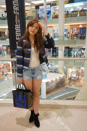 Casual Outfit for me is all about Basic Top + Cool outer + cozy Short and chic boots.. 