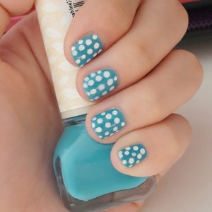 People come and go.. time will tell you  who is worth  it to keep... who is not.. Nail polish by @beyondind

#nailart #nailpolish #beyond #beyondind #beyondid #nail  #kuteksjunkie  #kuteksjunkies  #notd #simplenailart #polkadotnail #blue #indonesianbeautyblogger #beautyblogger #beautyaddict #indonesianblogger  #clozetteid