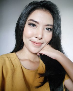Looking at the calendar and see three no- office-days in a row be like. Hahahaa. Happy long weekend all! What's your plan for today?.........#instagram #BeautyRedemption #selfmakeup #ClozetteID #StarClozetter