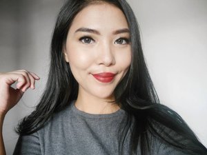 Wearing new local brand lippies @posybeauty.id  in the shade 'Pride'. Review soon will be up on #beautyredemption blog! 💋
.
.
.
.
.
.
.
.
#localbrand #instagram #instamakeup #posybeauty #liquidlipstick #redlips #starclozetter #clozetteid #bbloggerid