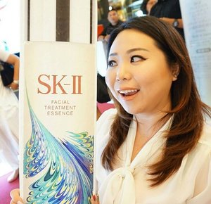 That look when you see something you really want!  #skii #skiigifts #clozetteidxskii #clozetteid #changedestiny