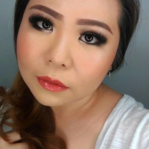 Cant get over this look 😘
Product used:
Foundation @ltpro_official
Loose Powder @ultima_id 
Eyebrows @viva.cosmetics
Eyebrow Powder @wnwcosmetics
Contour @sephoraidn
Blush @pac_mt @eminacosmetics 
Lips @latulipecosmetiques @catrice.cosmetics
Eyeshadow @thebodyshopindo
Eyeliner @silkygirl_id

Ignore the fall out falsies hahah ini karena makeupan sambil nonton *talk about multi tasking* and if you wanna know which product i used, just ask :)
.
.
.

#makeupartistworldwide #muajakarta #belajarmakeup #makeupartistjakarta #bblogger #makeupforever #wakeupandmakeup #hudabeauty #beautyaddict
#makeupaddict #undiscoveredmuas #beautyblogger #maquiagem #dressyourface  #universodamaquiagem_oficial #brian_champagne #lookamillion #universodamaquiagem #kelasmakeup #auroramakeup
#maryammaquiallage #theresiafeegy  #benefitcosmetic #makeupbyme  #asiangirl  #sephoraidn #photooftheday #makeuplover #makeupoftheday #clozetteid