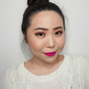 @thesaemid Must Have for Summer is up on the blog! A gorgeous bright and matte (yet moisturizing lipstick in) a beautiful bright pink magenta color, a shimmery eyeshadow combined with  red warm neutral eyes and of course, them brows! Gotta have them brows! More information is up on the blog ✌ #clozetteid #fdbeauty #thesaem #summer #makeup #bblogger #jakarta #indonesia #beauty #fotd #clean #beautyblog #love