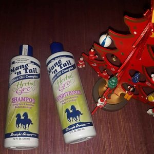 Early christmas gift for myself - Mane 'n Tail shampoo & conditioner.
Been reading all of those good reviews, now it's the time to try it myself. 
#clozetteid #wishlist #manentail #beautykit