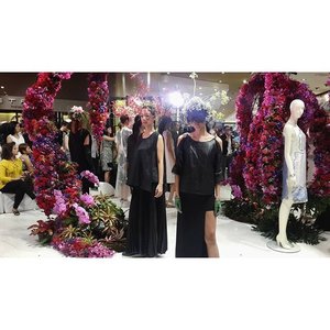 Mesmerize with @rinaldyayunardi masterpiece at @centralstoreid 1st anniversary event#CentralFlowerExtravaganza #clozetteid #fashionshow
