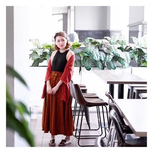 Who says long skirt can’t be fashionable 💕
.
Skirt from @momochi_pgmta2 .
.
#ootdindo #ootdindonesia #potdindo #potdindonesia #lookbook #lookbookindonesia #clozetteid