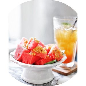 Perfect fruit for summer 🍉🍉🍉📍 @magpiebkk Smokey Dried Fish & Watermelon (160baht) matched perfectly ❤️..#FollowTheYummy #magpiecafe #magpiebkk #magpiecafebkk #clozetteid #whileinbangkok #bangkokcafe #explorebangkok