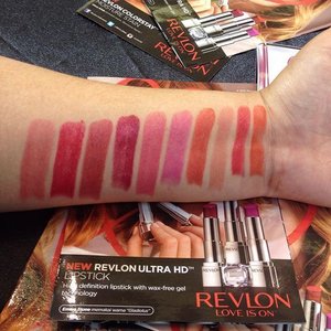 Hand swatches for the new Revlon Ultra HD lipstick!💄💕 Thank you @cleo_ind for inviting me 😘 #CLEOxREVLON #LipsInHD #lipstick #event #beauty #beautyblogger #indonesianbeautyblogger #ibb #clozetteid
