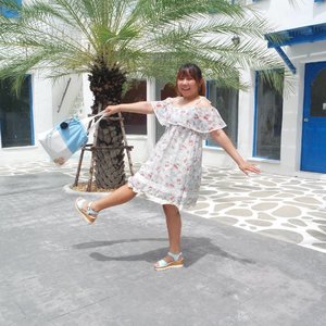 One fine day in Santorini 💃
Visit www.vindyfreschi.com for more details! 👗 by @olive_des_olive_official, thanks @kawaiioutfit_
👜 by @bunnyshoop
👡 by @mintandmauve

#ClozetteID #OOTD #OOTDindo #lookbook #lookbookindonesia #lookbookbkk