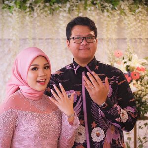 4-11-2018.Alhamdulillah, one step closer, bismillah :)Hello my dear fiancée @baimabd92 😉.#engagement #engagementring #lamaran #clozetteid #PutriBaimMenujuHalal