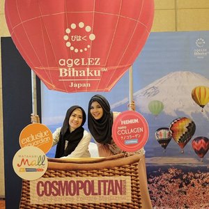 Naik balon udara sama kak @luluelhasbu di acaranya @agelezbihakuid, long time no see kak Lulu, lucu banget konsep photoboothnya #beautybloggers #Indonesia #indonesiabeautyblogger #hijab #hijabootd #indonesiahijabblogger #clozetteambassador #ClozetteID