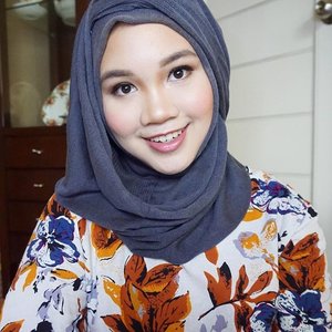 My Glowing Make Up Tutorial for #eidmubarak is up on my YouTube channel https://youtu.be/pEYhvNlpcrg, Happy Eid! Products used can be found on the description box #IndonesianFemaleBloggers #makeup #makeupjunkie #glowingmakeup #makeuptutorial #indobeautygram #indonesianbeautyvlogger #indonesianbeautyblogger #ibb #clozetteid #femalevlogger