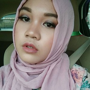 When you're so tired of Jakarta's traffic, yet your make up is on point. Happy Monday! Have a great week ahead 😘  #selfie #makeup #pink #beautyblogger #indonesiabeautyblogger #ibb #fotd #motd #fotdibb #clozetteid #clozetteambassador #hijab