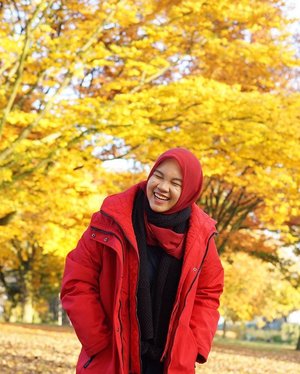Laughter is the best medicine
.
.
.
.
.
#autumn #tilburg #fall #herfst #laughter #ladyinred #studidibelanda #herfstintilburg #dimples #ootd #clozetteid #IndonesianFemaleBloggers