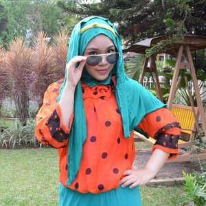 Hello... #ootd #ootdindo #clozetteambassador #clozetteco #clozettegirl #ClozetteID #hijab #ilovehijab #colorfulhijab #Glasses