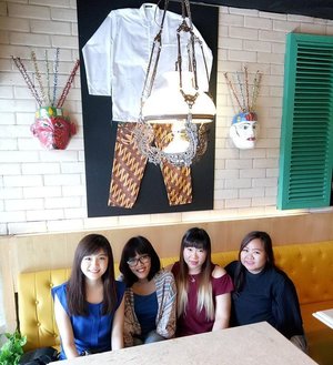Meet up with my darling SBB Comitee Squad 😊. Have you been naughty,  @sbybeautyblogger
 members?  Be careful,  we might discuss on how to sack you 😄😄😄. #meetup #sbbcomittee #sbybeautyblogger #beautysquad #girls #blogger #bblogger #bbloggerid #indonesianblogger #indonesianbeautyblogger #surabayabeautyblogger #surabayablogger #clozetteid #clozettedaily #lifestyle #hangout #jeki #deltaplaza #surabayaplaza #asian #influencer #surabaya #lunchie #friends #beautyaddict #beautyjunkie #influencers #bloggerceria #bloggerceriaid