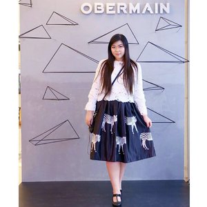 My OOTD for @obermainid 's flagship store opening yesterday at @tunjungan_plaza 
Dresscode was black and white smart casual, while my outfit was not exactly casual (the last thing one should think about my style is casual ðŸ˜‚) i think it still falls into the category. I am not a trend follower, but i like to think that i am definitely a trend setter ðŸ˜‰. Although i always try to follow dresscodes closely, i also refuse to compromise my style for that, that's how i make my every style my own ðŸ˜Š. #obermain #obermainid #obermaingeometriches #storeopening #storeopeningevent #flagship #flagshipstore #onduty #event #fashion #fashionevent #tunjunganplaza #surabaya #eventsurabaya #clozetteid #sbybeautyblogger #bloggerceria #beautynesiamember #girl #asian #influencer #influencersurabaya #fashioninfluencer #personalstyle #monochromaticootd #blackandwhite #celebrateyourself #beautybeyondsize