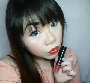 My current go to makeup : neutral shimmery eyes, thinner liner, subtle falsies (i'm using @silverswanlash 306 that are actually bottom lashes but can be used as super pretty, subtle but still very effective top lashes), blushing cheek and flaming lips!

So in love with this Rire Luxe Volume Tint from @altheakorea 's "Must Have Box" in shade Milano Red which instantly gives the illusion that i made a lot of effort on my makeup - which i didn't!

Please ignore those huge zits on my chin, i dunno what happened since i don't usually get zits 😭😭😭 #motd #selfie #girl #asian #blogger #bblogger #bbloggerid #beautyblogger #indonesianblogger #indonesianbeautyblogger #surabayabeautyblogger #surabaya #surabayablogger #sbybeautyblogger  #ilovemakeup #beautyaddict #beautyjunkie #selfie #clozetteid #clozettedaily  #makeupaddict #influencer #beautyinfluencer #surabayainfluencer #surabayabeautyinfluencer #redlips #sbbxsilverswan #endorse #sponsored #openendorse