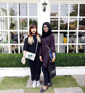 Attended @etiennehairdressing #anniversary today,  #congratulations ! 
#blogger #bblogger #bbloggerid #beautyblogger #surabaya #surabayablogger #surabayabeautyblogger #sbybeautyblogger #indonesianblogger #indonesianbeautyblogger #girls #black #dresscodeblack #dressedinblack #girlsinblack #ombre #ombrehairdontcare #event #hairevent #surabayaevent #surabayabeautyblogger #surabayahairsalon #etiennehairdressing #clozetteid #clozettedaily