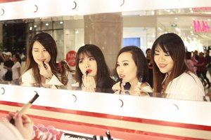 Have you checked out my event report on the fun series of activities with @shiseido ? 
Go to http://bit.ly/shiseidobeautyredefined or click the link in my bio to be directed to my blog!

#beautyredefined #shiseidoidn #shiseido #event #girls #asian #blogger #clozetteid #clozettedaily #bblogger #bbloggerid #beautyblogger #surabaya #surabayaevent #beautyevent #sbybeautyblogger #indonesianblogger #indonesianbeautyblogger #surabayablogger #surabayabeautyblogger #influencer #beautyinfluencer #influencersurabaya #surabayainfluencer #bloggerceria #bloggerceriaid #eventreport #pinkandundecidedblog #beautyaddict #makeupjunkie