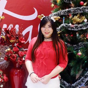 Ho ho ho! Hello from this not-red-nosed reindeer!

#happyholidays
#red #fashion #christmas🎄
#clozetteid #sbybeautyblogger #beautynesiamember #bloggerceria #influencer #beautyinfluencer #blogger #bbloggerid #beautyblogger #indonesianblogger #surabayablogger  #indonesianbeautyblogger #girl #surabayainfluencer  #bloggerperempuan  #christmasootd #ootd #ootdindonesia #ootdid #personalstyle #fashion #fashionblogger #fashioninfluencer  #asian #christmasootd #personalstyleblogger