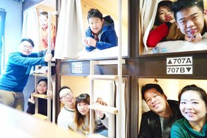 Good morning! 
Today's photo is an overexposed,  major throwback from our stay in @emblemhostelnishiarai in Tokyo back in January 😝. Sorry for the "awesome" quality,  it wasn't easy to snap this pic of 3 families crammed in the 6 capsule bunkbeds while the camera's balancing on another bed and we had to smile insanely to activate the smile recognition feature! 
More on the trip can be read here : http://bit.ly/jap2017part1 , part 2 will be airing today! 
#majorthrowback #japan #pinkinjapan #japan2017 #emblemhostelnishiarai #family #trip #travel #japantrip #tokyo #pinkintokyo #jalanjalan #wanderlust #blogger #clozetteid #beautynesiamember #bloggerceria #influencer #travelblogger #indonesianblogger #indonesiantravelblogger #surabayablogger #surabayatravelblogger #mummyblogger #funtime #exploringjapan #ilovejapan #instatravel #wintertrip