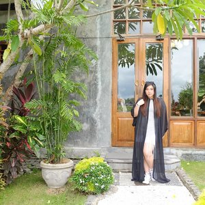 Dresscode : Witchy.

#monsieurspoon
#monsieurspoonbali #pinkinbali #bali 
#clozetteid #sbybeautyblogger #beautynesiamember #bloggerceria #influencer #beautyinfluencer #jalanjalan #wanderlust #blogger #bbloggerid #beautyblogger #indonesianblogger #surabayablogger #travelblogger  #indonesianbeautyblogger #travelinfluencer #girl  #surabayainfluencer #travel #trip #pinkjalanjalan #ootd #ootdid  #bloggerperempuan #holidayfashion #ootdindonesia