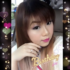 #birthdaygirl #birthdayselfie #birthdaymakeup #birthdayfotd 👄 wearing @f2f.cosmetics #lipcreamsoftmatte in #purpleinparis (review will be up this week, sorry for the delay, i always take my time when it comes to review so that i can form an honest opinion!) #fotd #selfie #girl #asian #ismybirthday #itsmybirthdaybitch #blogger #bblogger #beautyblogger #bbloggerid #indonesianblogger #indonesianbeautyblogger #surabaya #surabayablogger #surabayabeautyblogger #sbybeautyblogger #makeupaddict #clozetteid #clozettedaily #makeupjunkie #makeupobsessed